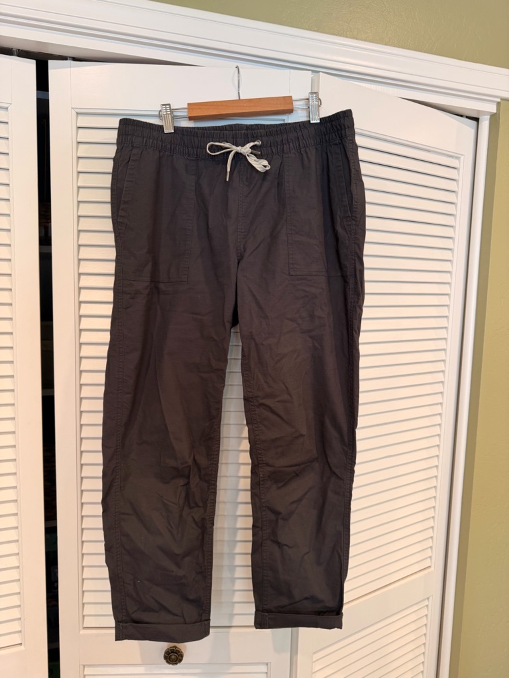 Vuori Women’s Drawstring Pants - Charcoal
